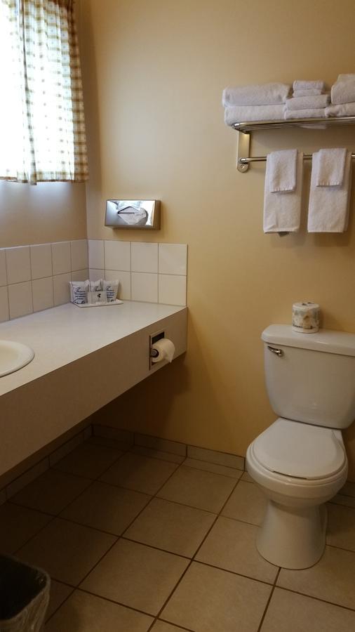 Yellowhead Motel Valemount Ngoại thất bức ảnh