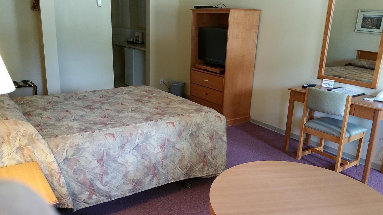 Yellowhead Motel Valemount Ngoại thất bức ảnh