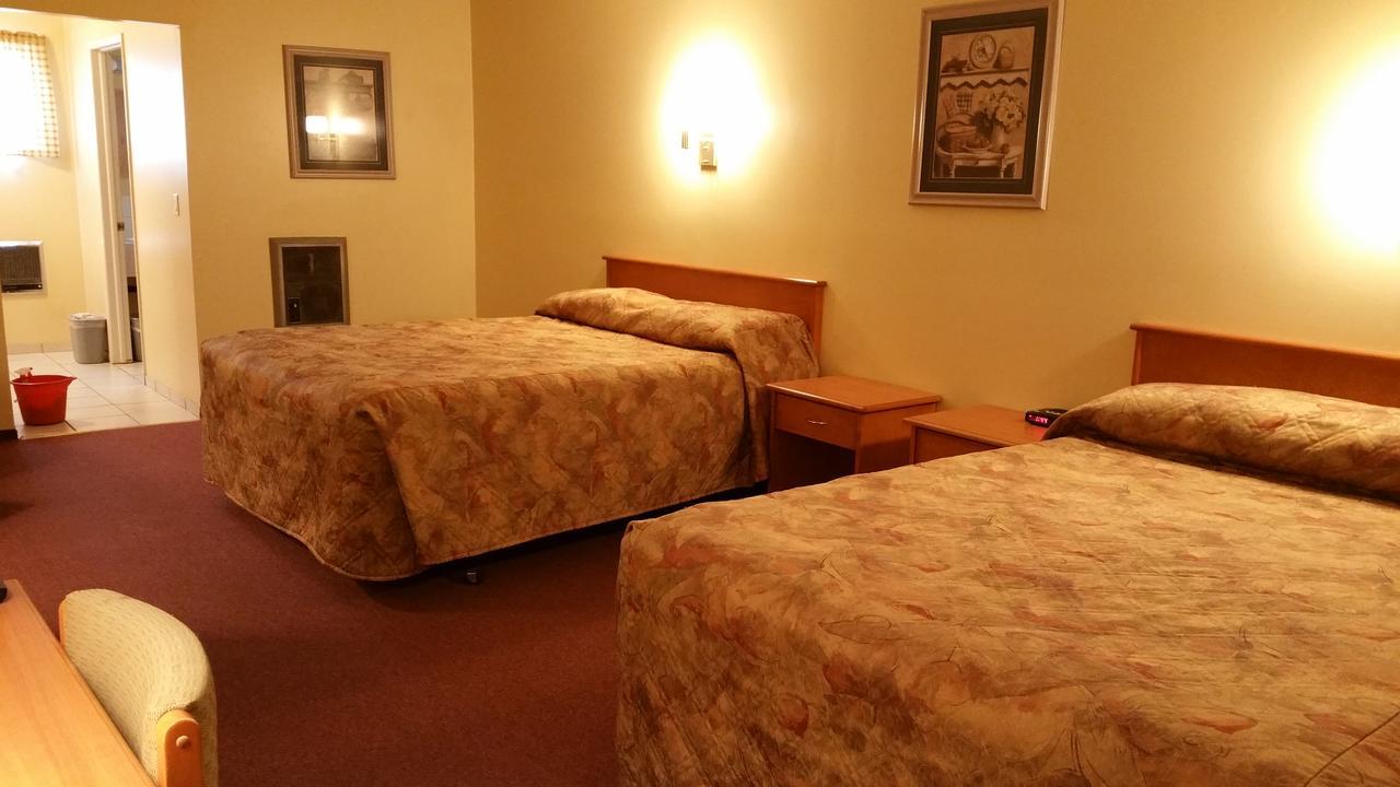 Yellowhead Motel Valemount Ngoại thất bức ảnh