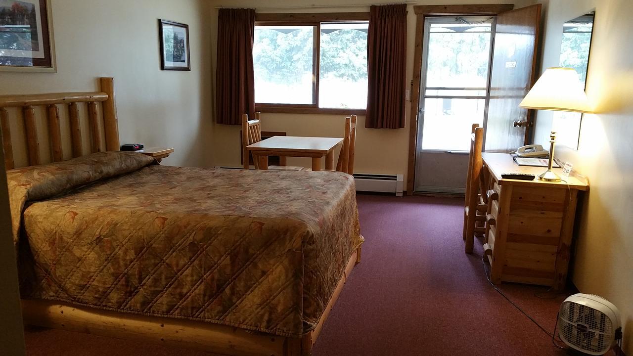 Yellowhead Motel Valemount Ngoại thất bức ảnh