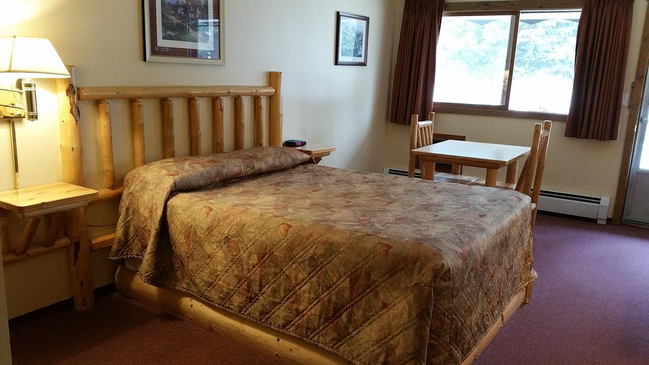 Yellowhead Motel Valemount Ngoại thất bức ảnh